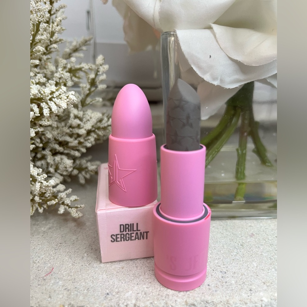 NIB - Jeffree Star - Velvet Trap - Drill Sergent (Sultry Gray)